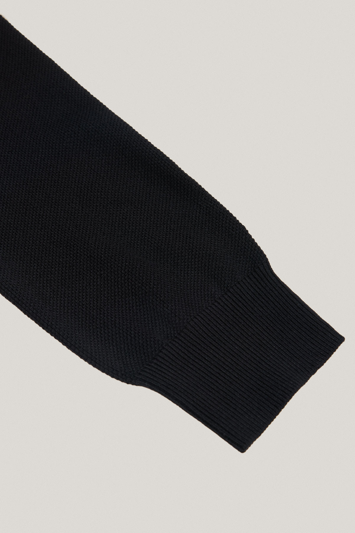 Sweter Czarny z Wiskozą O-neck PM16