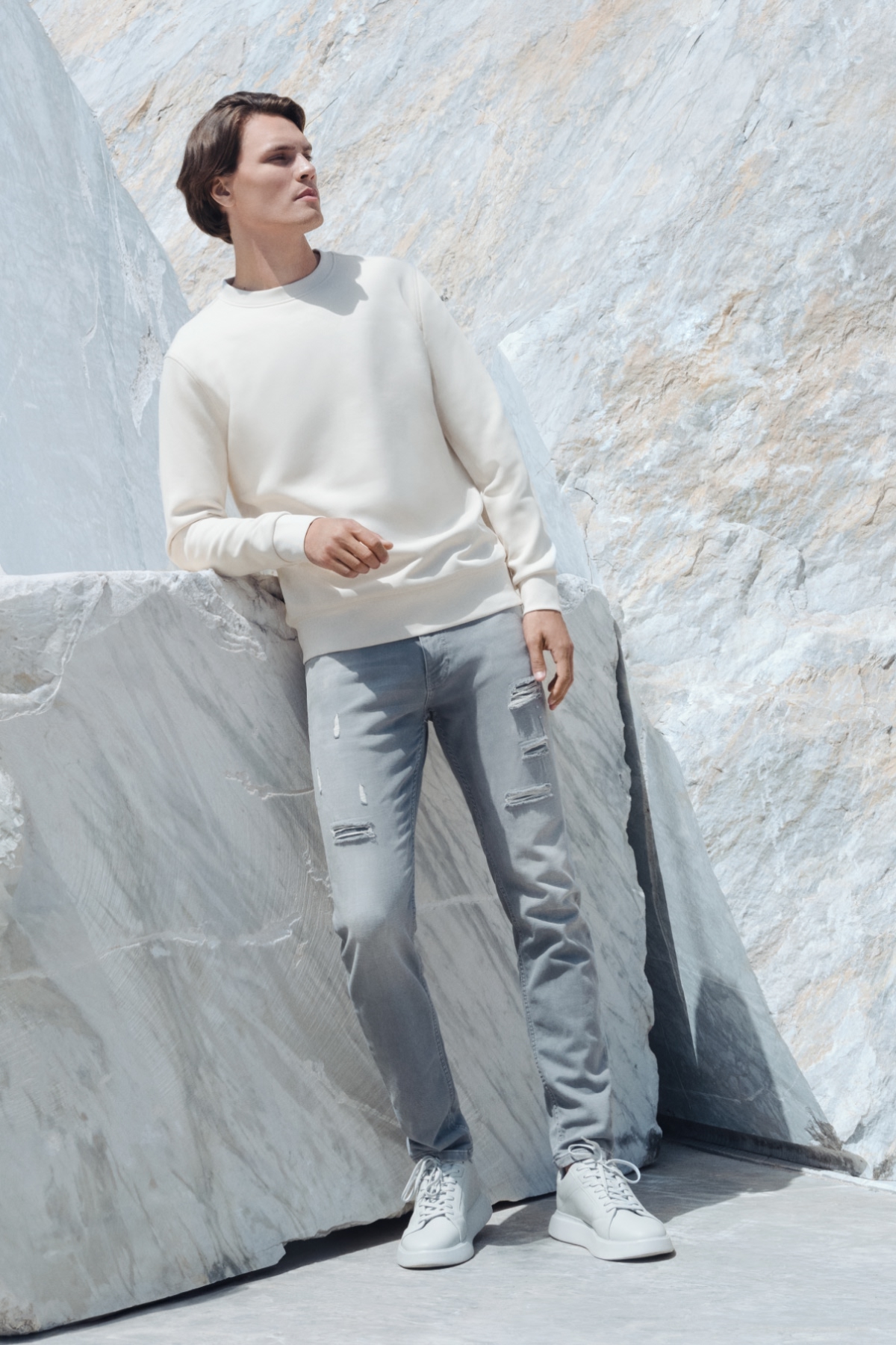 Jeansy Szare Slim Fit z Przetarciami PM2