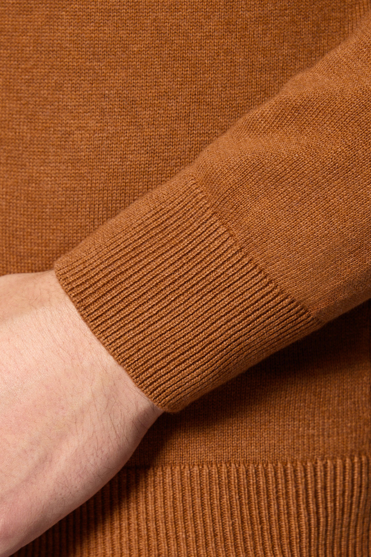 Sweter Camelowy Bawełniany V-neck PM7