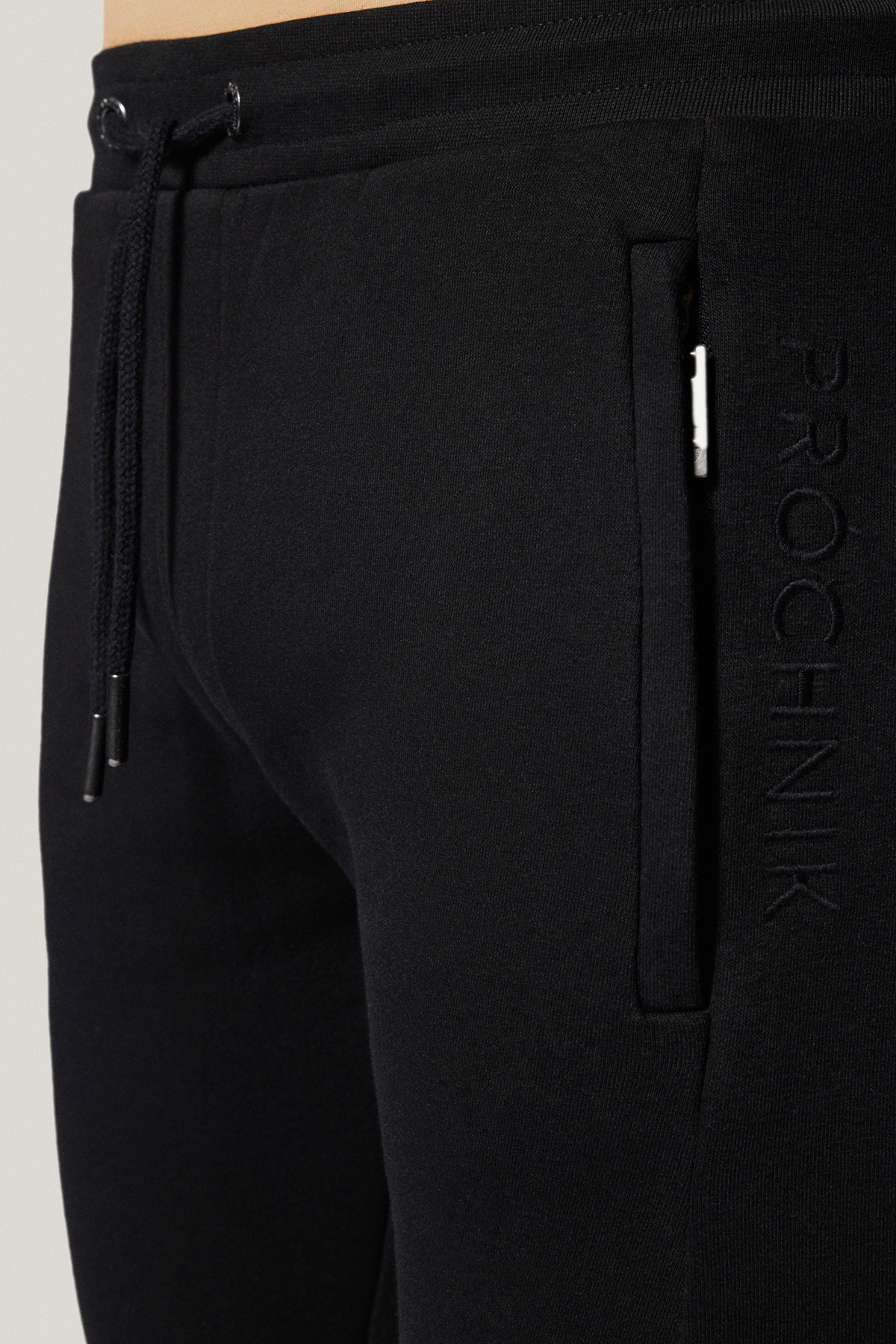 Spodnie Dresowe Czarne z Haftem z Bawełną PM4