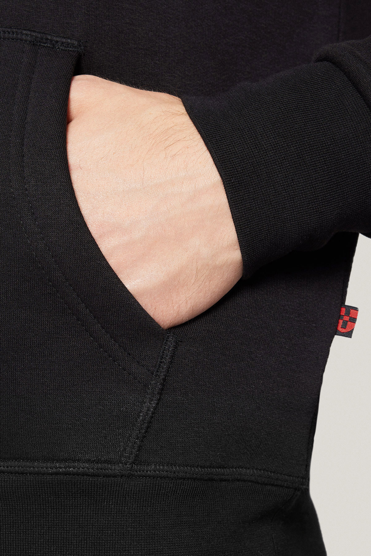 Bluza Nierozpinana z Kapturem Czarna z Haftem PM12 