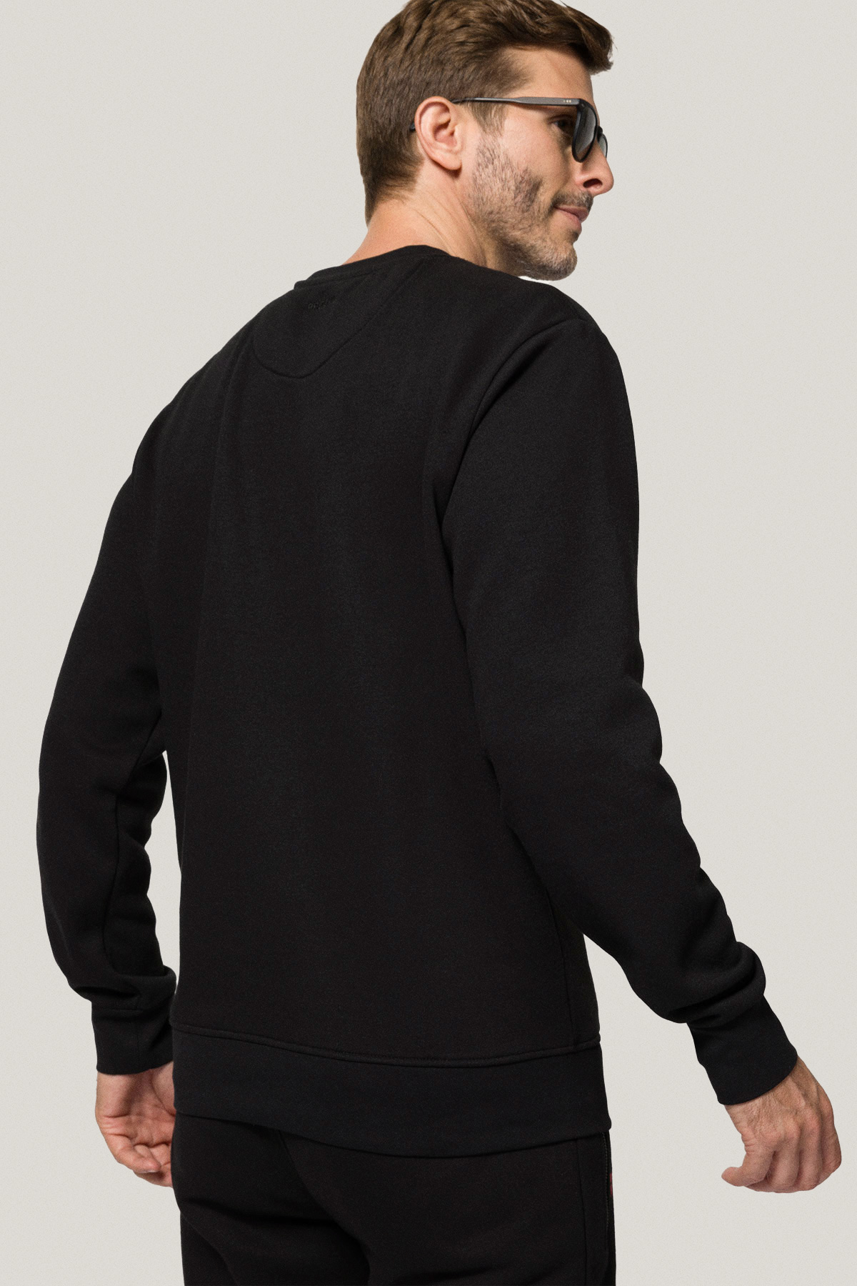 Bluza Nierozpinana Bez Kaptura Czarna z Nadrukiem PM6