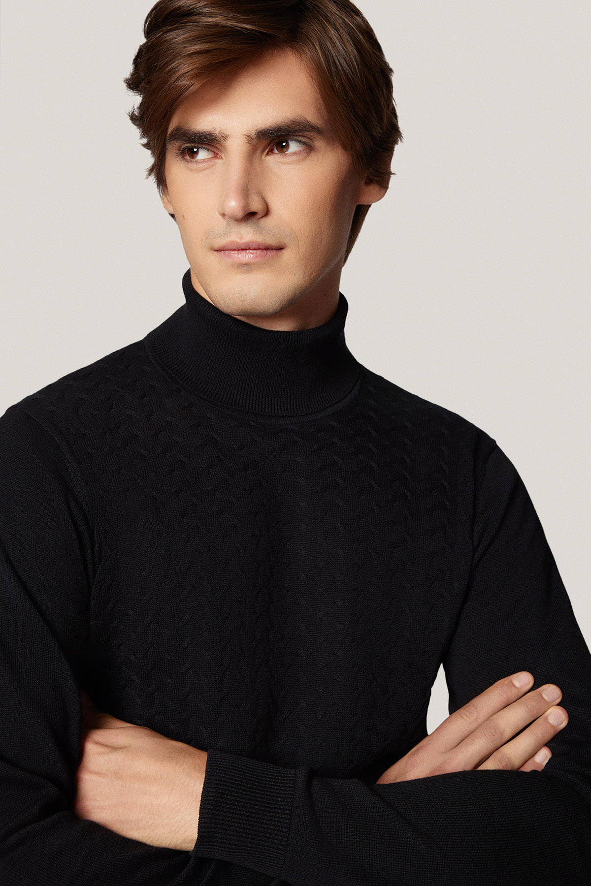 Golf Czarny Bawełniany w Splocie Warkoczowym PM7