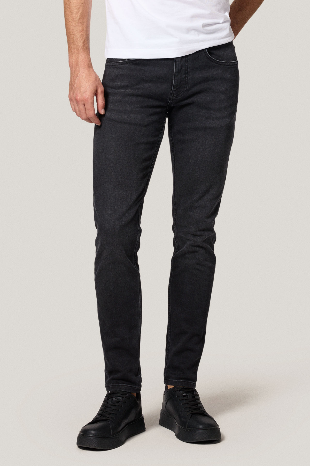 Jeansy Czarne Slim Fit PM9