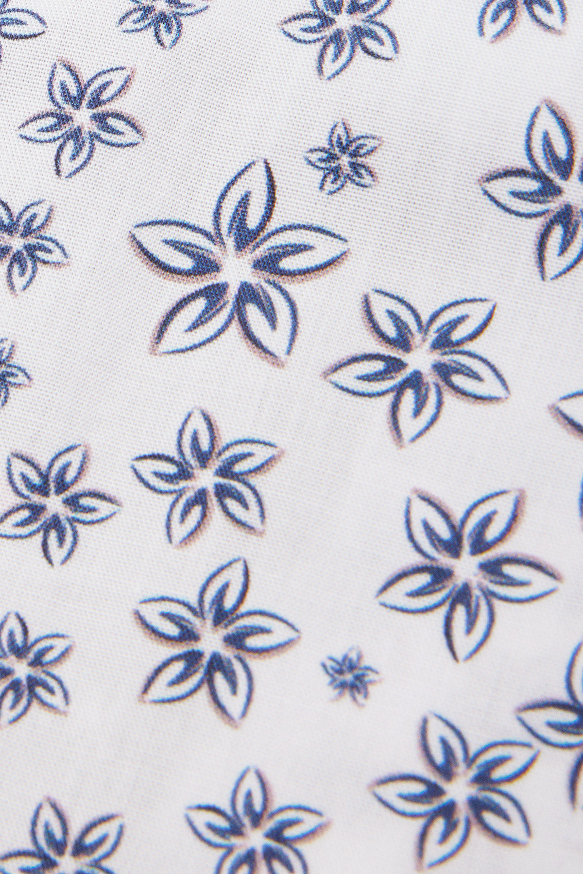 Koszula Biała z Bawełny z Długim Rękawem w Granatowe Kwiaty PM19