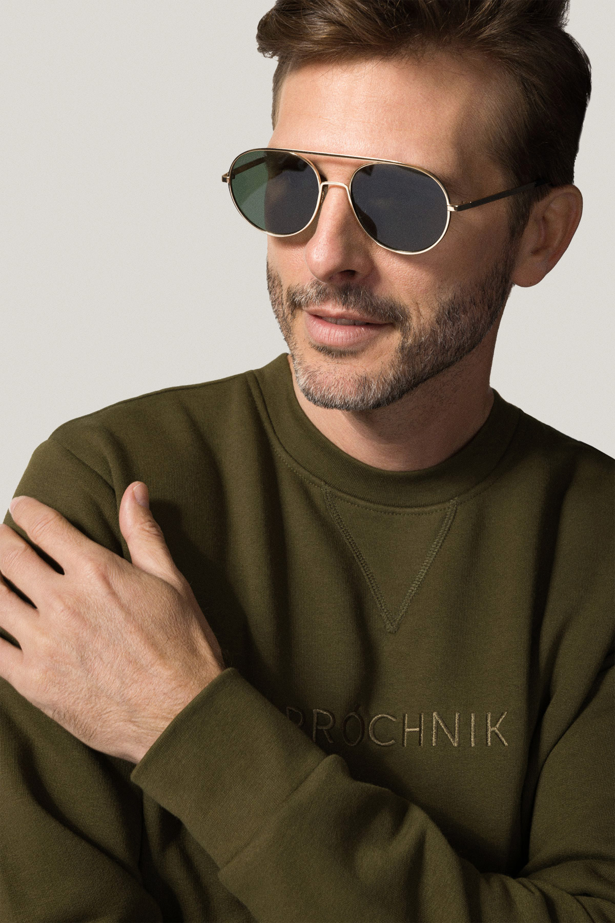 Bluza Nierozpinana Bez Kaptura Zielona z Haftem PM8