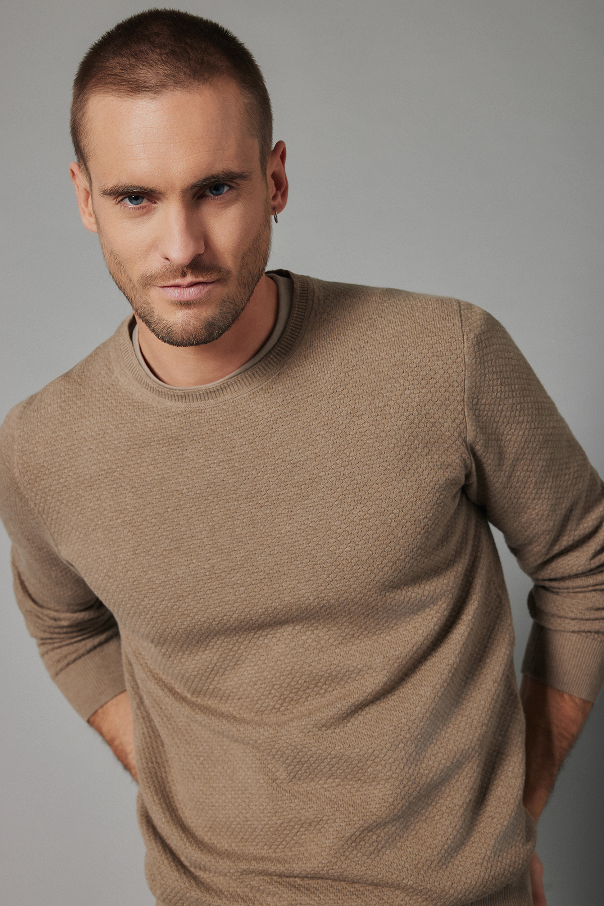 Sweter Beżowy Bawełniany O-neck PM17