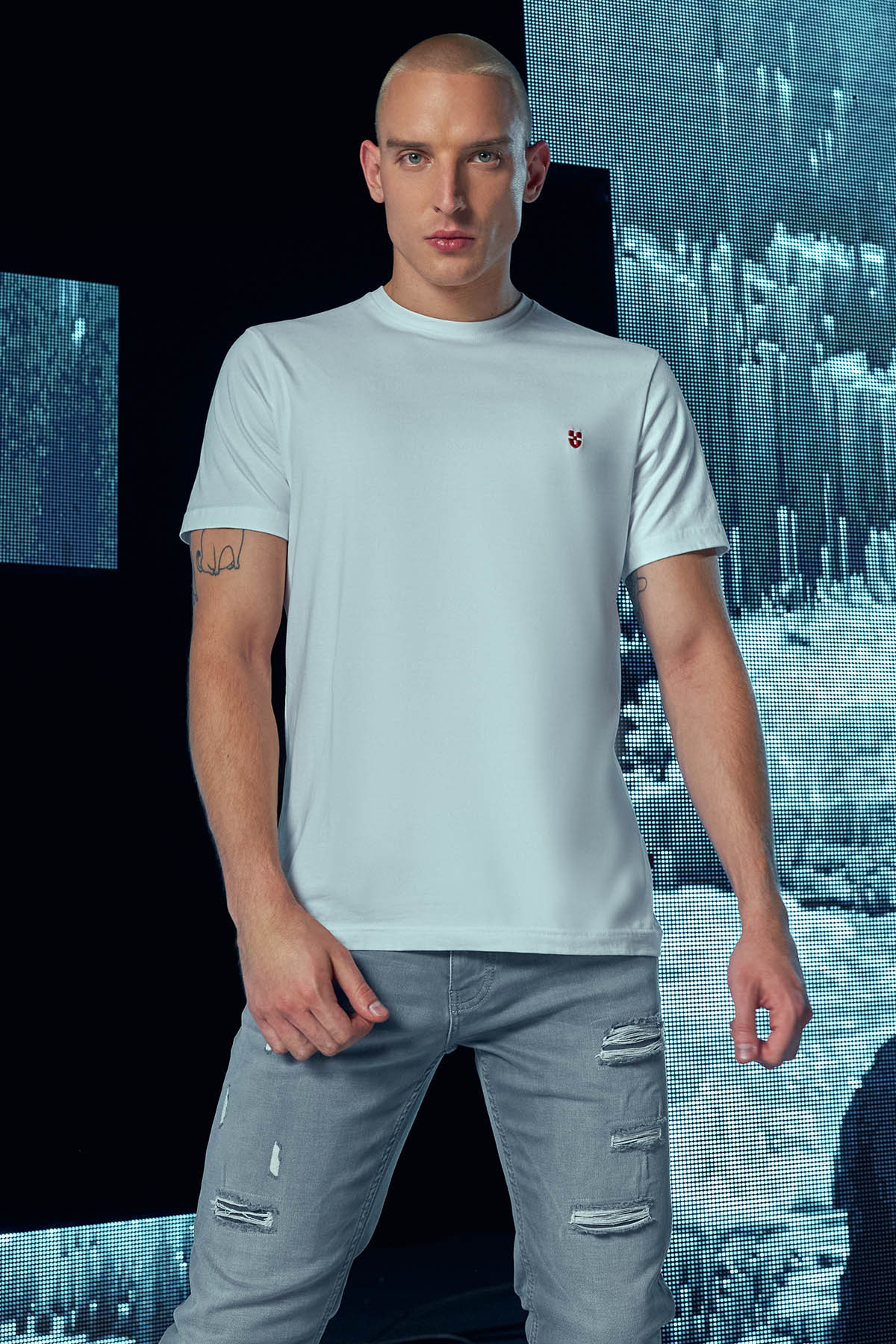 T-shirt Biały z Haftem Bawełniany PM2