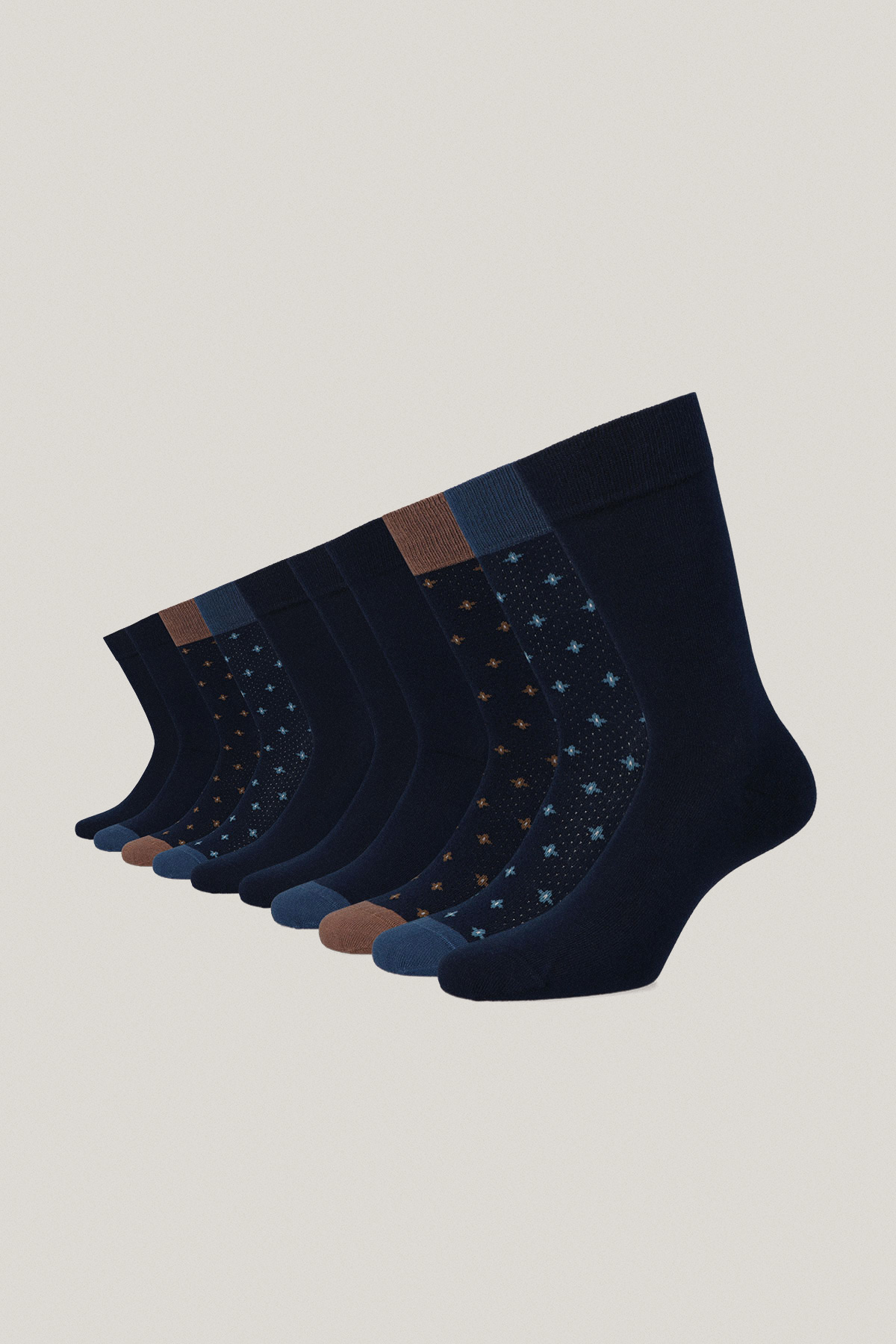 Zestaw 10 Par Wysokich Skarpet Gładkich i We Wzory