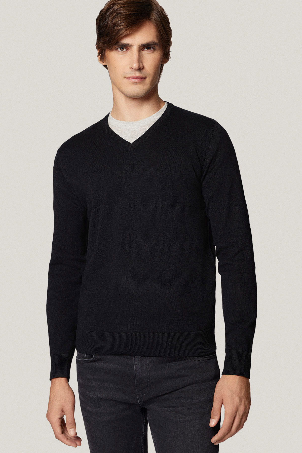 Sweter Czarny Bawełniany V-neck PM7