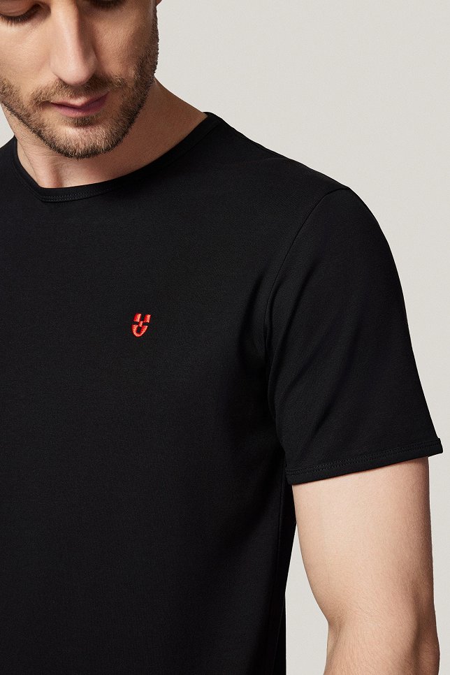 T-shirt Czarny z Haftem Bawełniany PM5